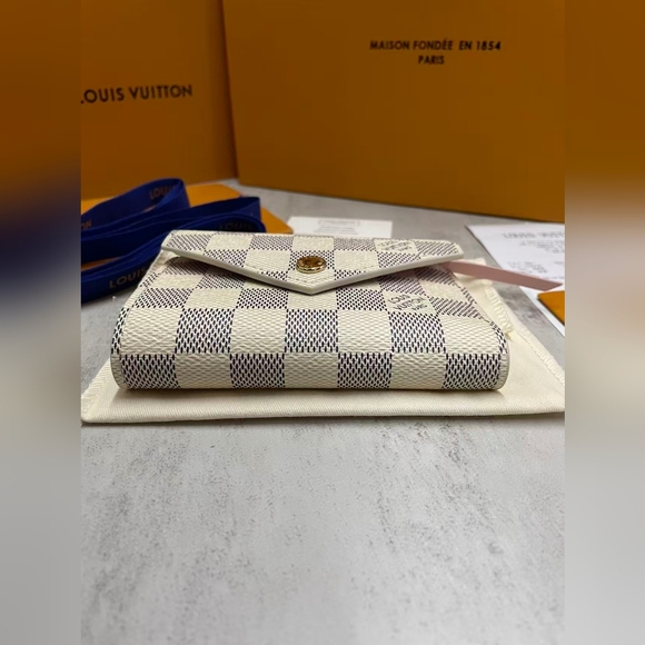 Louis Vuitton Victorine Wallet - Picture 7 of 14